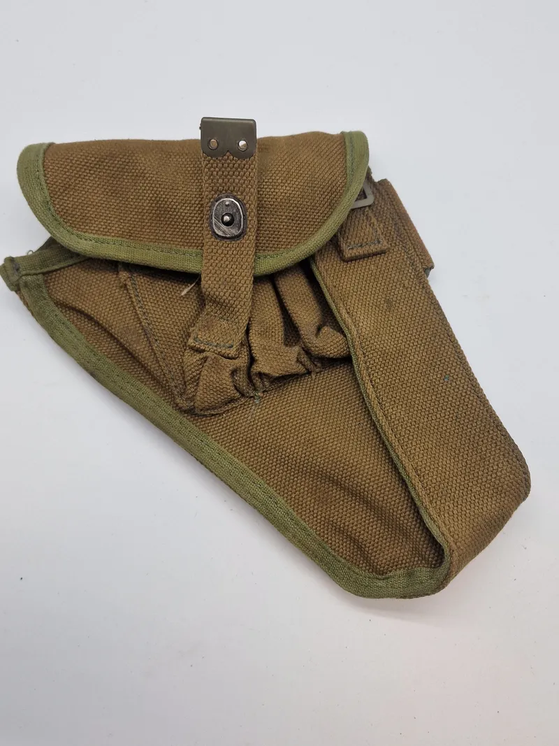 Dansk webbing hylster for signalpistol