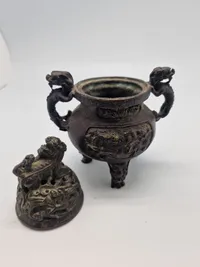 Antikt kinesisk røgelseskar af bronze Incense burner with Chinese lions