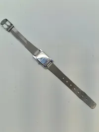Originalt Peugeot ur, skal have nyt batteri