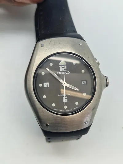 Originalt Seiko ur, Mens Seiko Kinetic Watch 5M42-0E49  virker på auktionstidspunktet men der gives ikke garanti