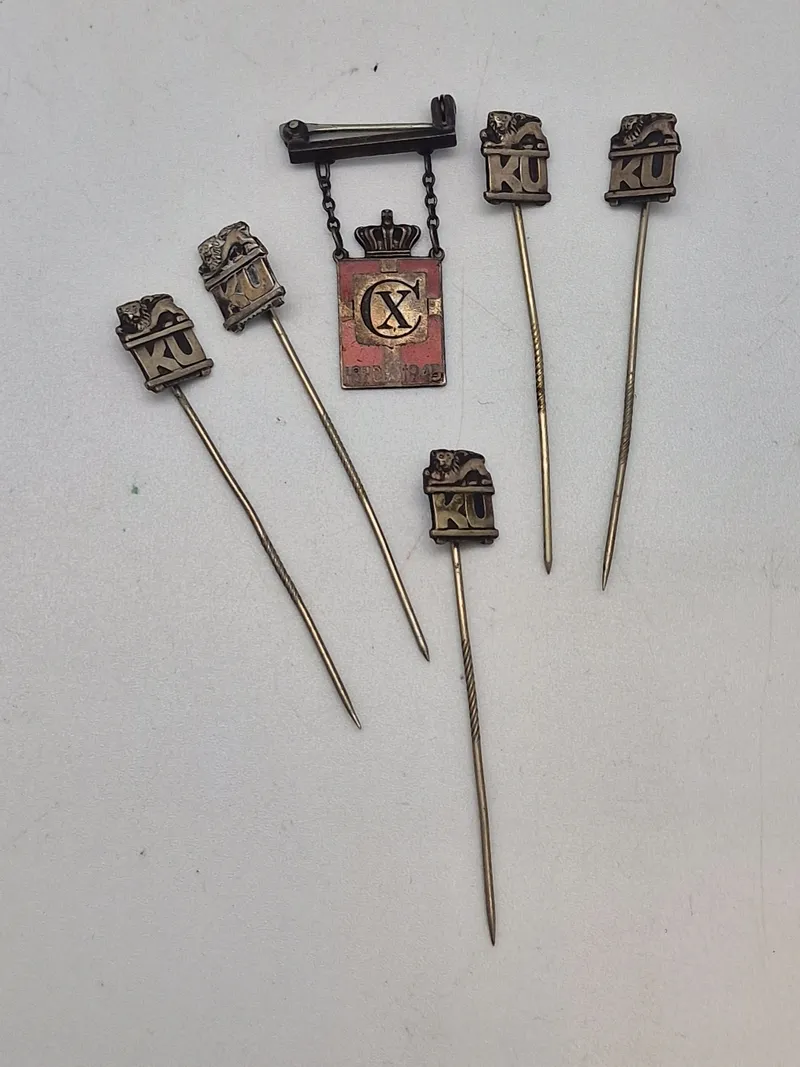 Kongemærke og Konservativ ungdom WW2 pin sølv