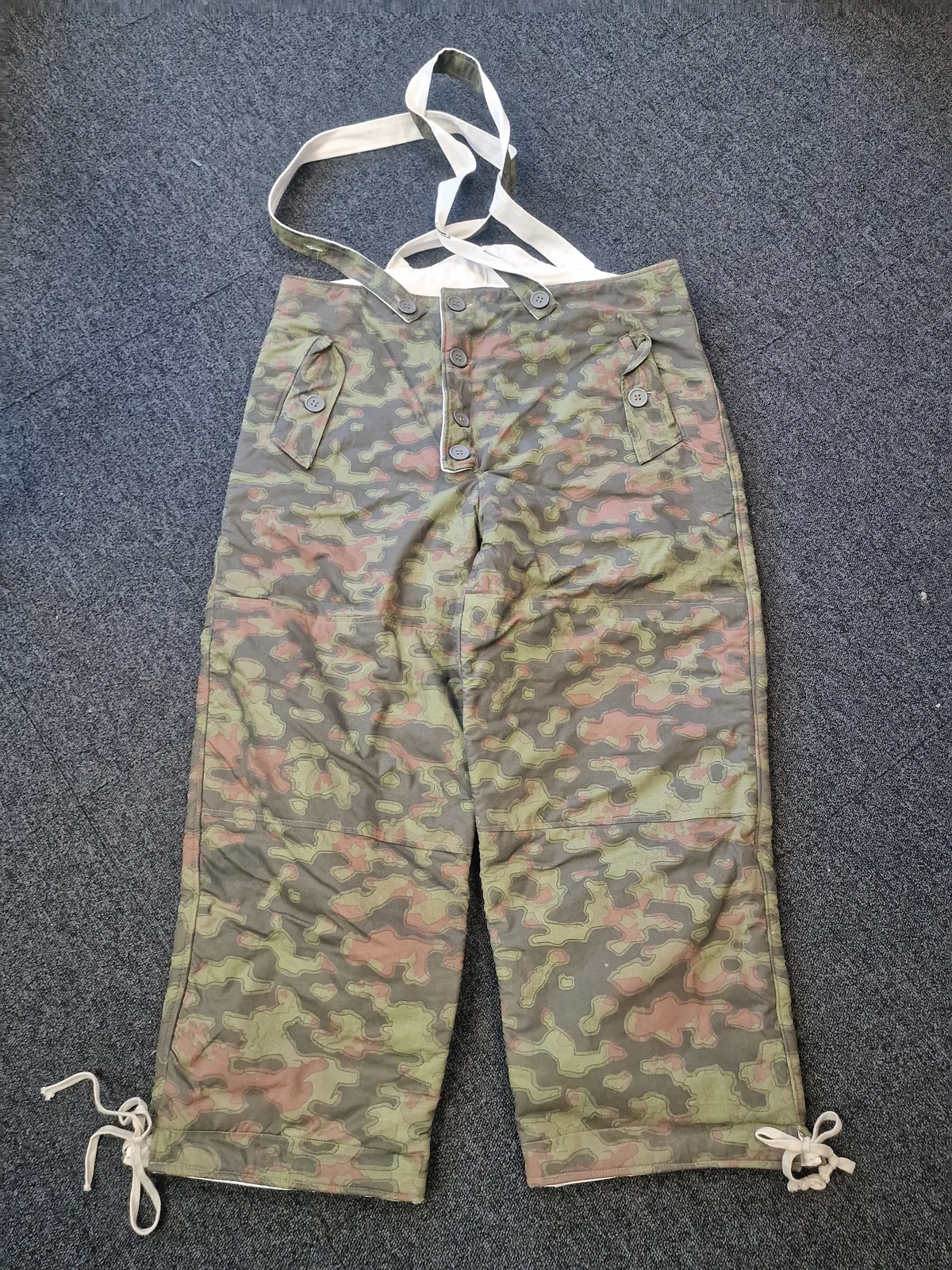 Camouflage bukser
