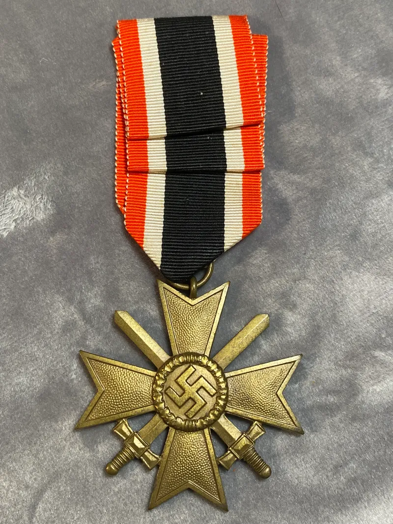 Originalt KVK2 med sværd