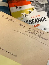 Samling bøger om besættelsen
