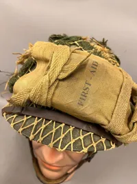 Original US M1C1 hjelm fra 1955 omlavet til D-Dag 1944 udgave, super til display