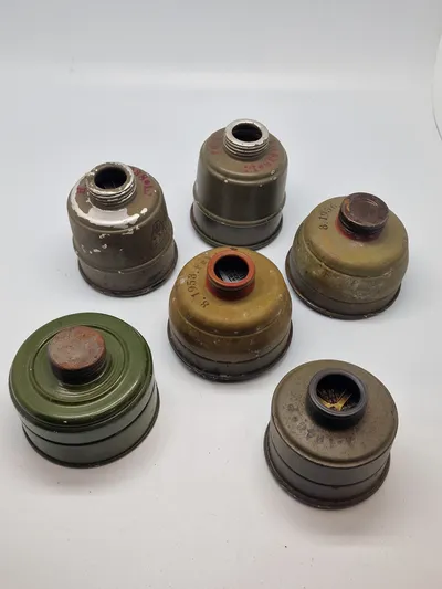 Diverse gasmaske filtre WW2