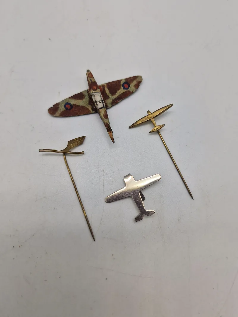 Flyver pins mm.