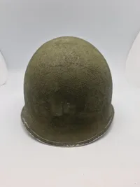 Original amerikansk hjelmskal - ww2 - med Frontseam og Fixed D ball original ?? (maling Postwar)