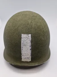 Original amerikansk hjelmskal - ww2 - med Frontseam og Fixed D ball original ?? (maling Postwar)