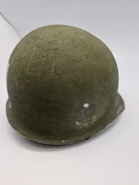 Original amerikansk hjelmskal - ww2 - med Frontseam og Fixed D ball original ?? (maling Postwar)