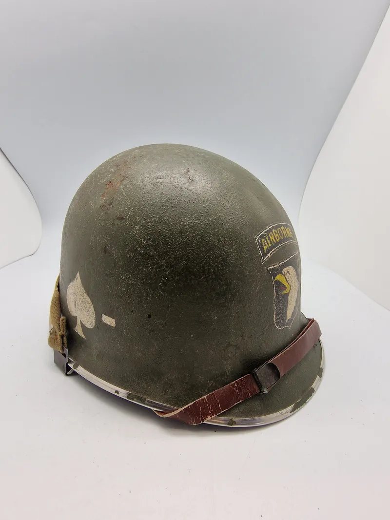 Amerikansk airborne hjelm - hjelmen er original, men ej ww2 - mærker ligeledes Postwar