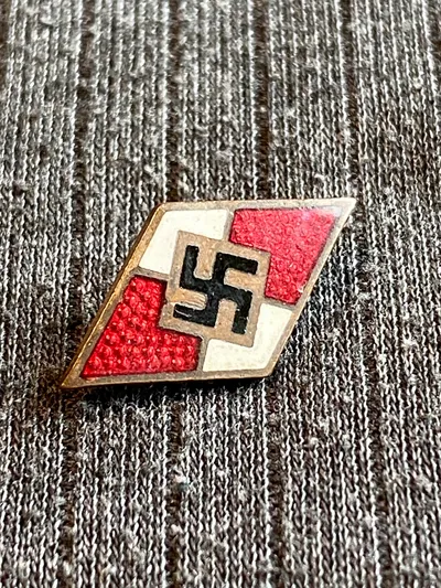 Originalt tysk HitlerJugend kasket emblem