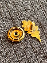 Originalt egeløv af 14 karat guld (585) vægt ca 1,5 gram