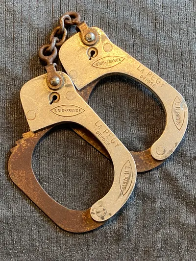 Sæt originale ældre franske håndjern uden nøgler