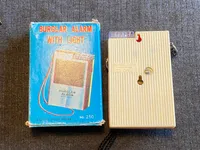 Burglar alarm fra 1980’erne med æske