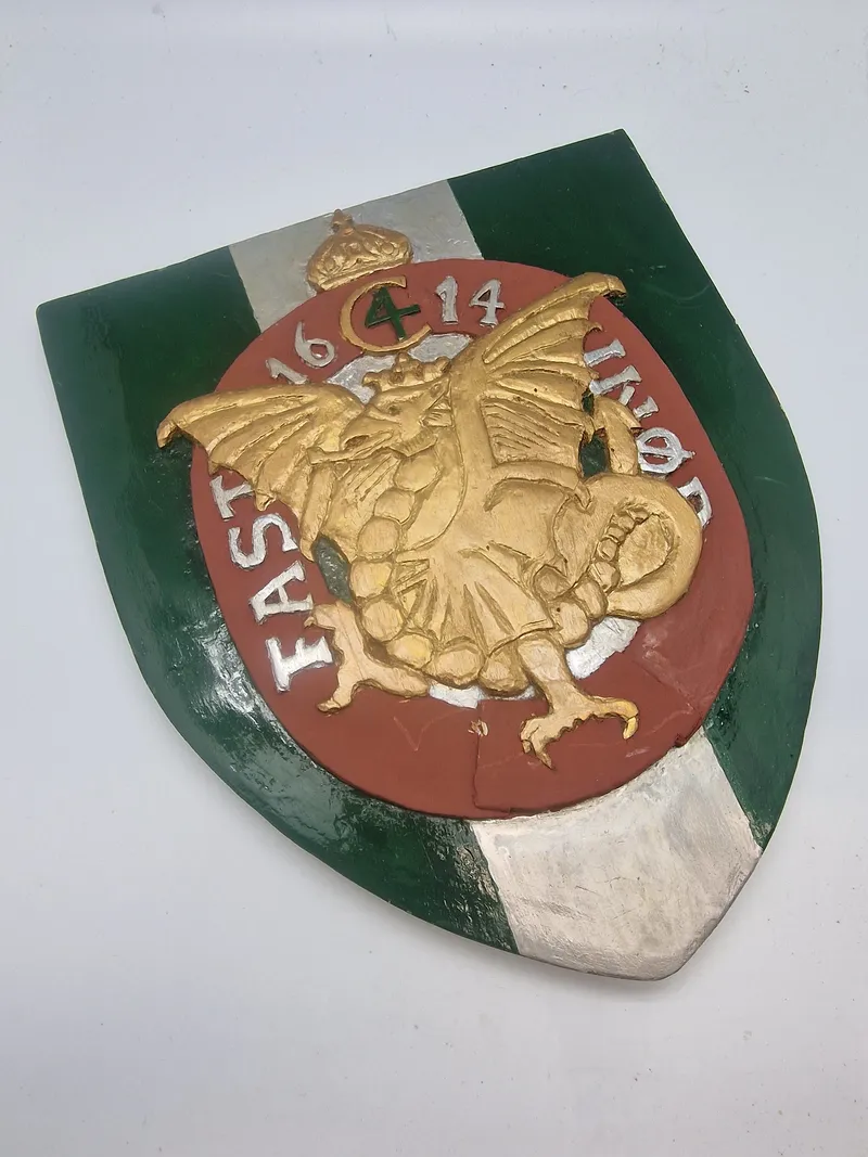 Stort originalt dansk militært vægskjold Fynske livregiment
