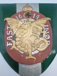 Stort originalt dansk militært vægskjold Fynske livregiment