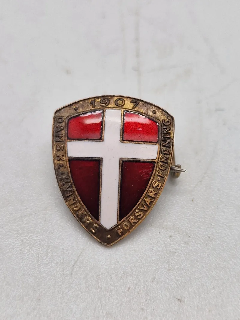 Original pin - danske kvinders forsvarsforening