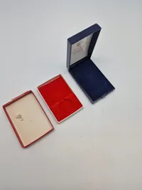 Samling diverse danske medalje æsker