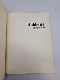 To stk bøger - Englandskrigene, og ridderne i krig og fred