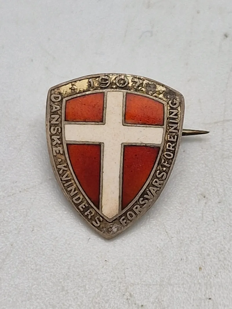 Original pin - Danske kvinders forsvars forening