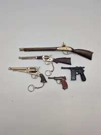 Lot diverse miniature våben