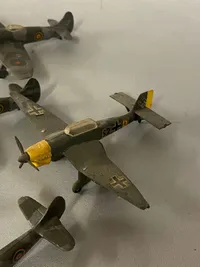 Samling modelfly - både tyske WWII og RAF