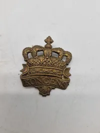 Lot danske baretmærker mm.