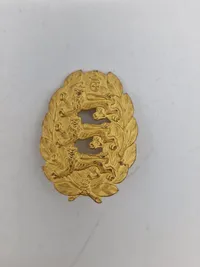 Lot danske baretmærker mm.