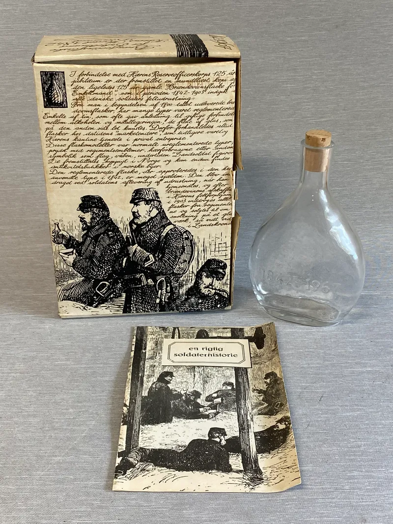 Original jubilæumsudgave af brændevinsflaske for enkeltmand model 1842