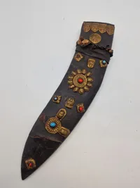 Kuhkri kniv med skede