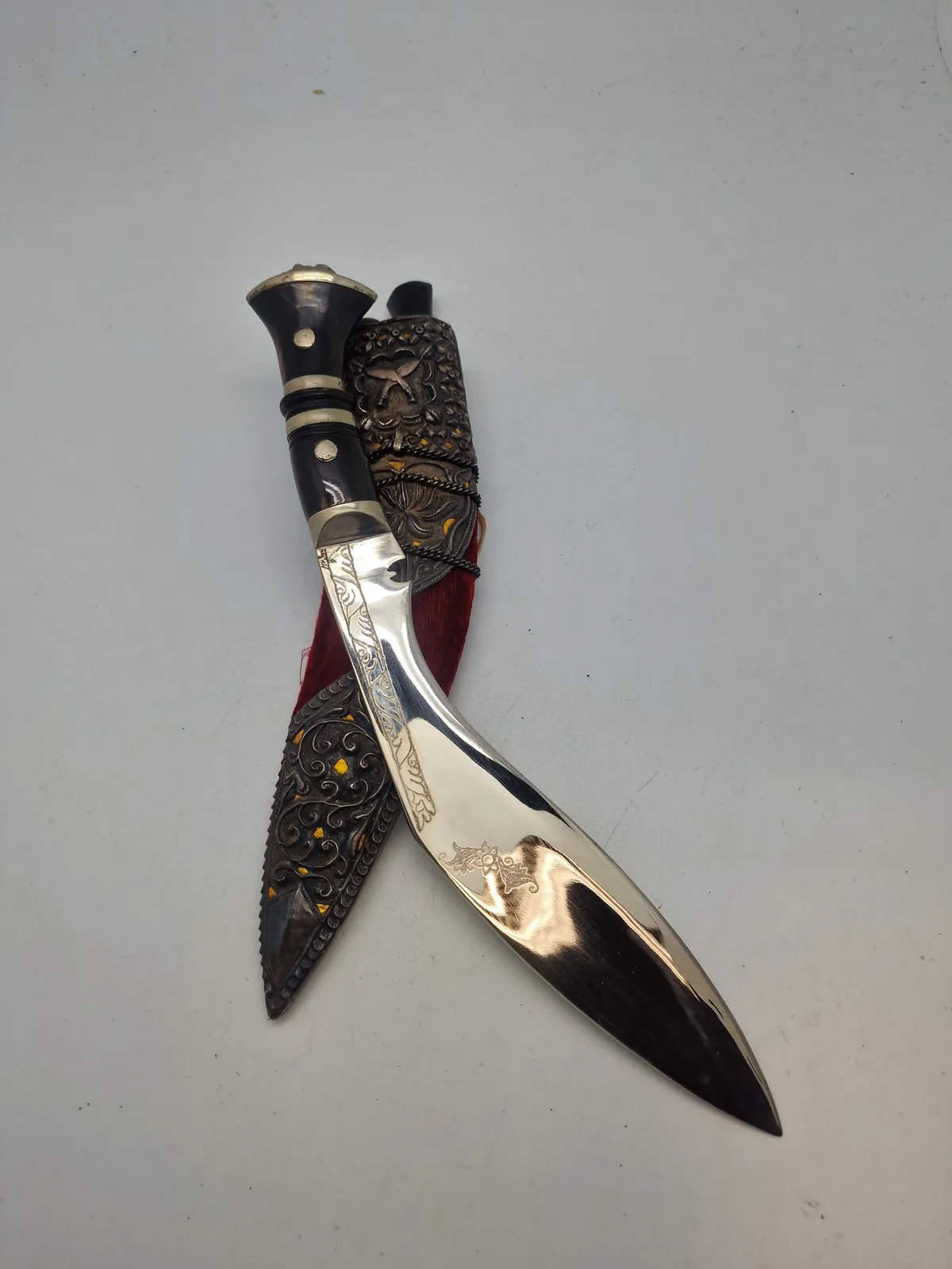 Khukri kniv med skede