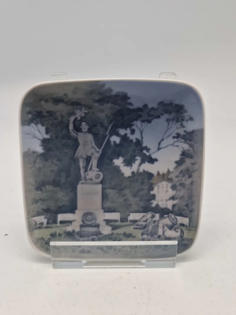 Plakette - Royal Copenhagen - med motiv af den tapre landsoldat