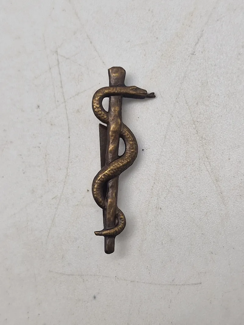 Originalt mærke for feltlæge, anvendt af den danske brigade i Sverige