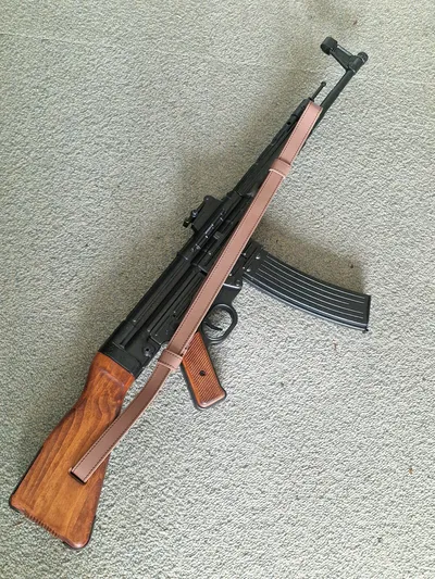 Tysk STG-44 - Denix modelvåben