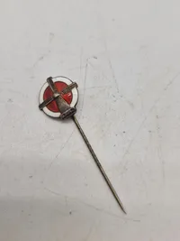 Original dansk national pin - Chr X, samt medlemspin fra Grænseforeningen
