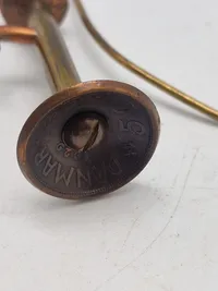 Miniature vandpumpe lavet af danske ww2 mønter