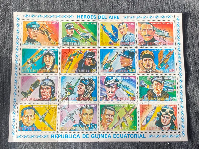 Frimærke ark med motiver af bl.a. Luftwaffe piloter