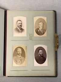 Stort originalt album med massere af visitkort fotos