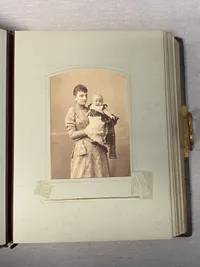 Stort originalt album med massere af visitkort fotos