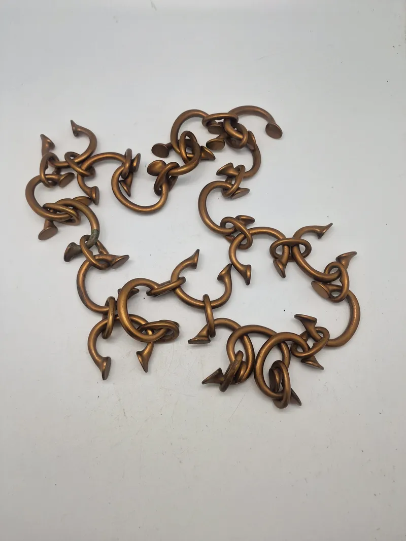 Original samling originale “Okpoho” (Manilla slave bracelets) lavet som kæde