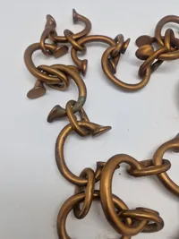 Original samling originale “Okpoho” (Manilla slave bracelets) lavet som kæde
