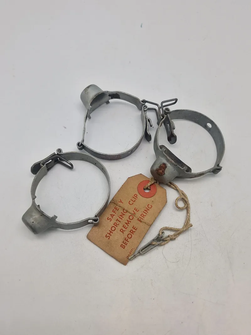 Originale safty pins for ww2 mortergranater