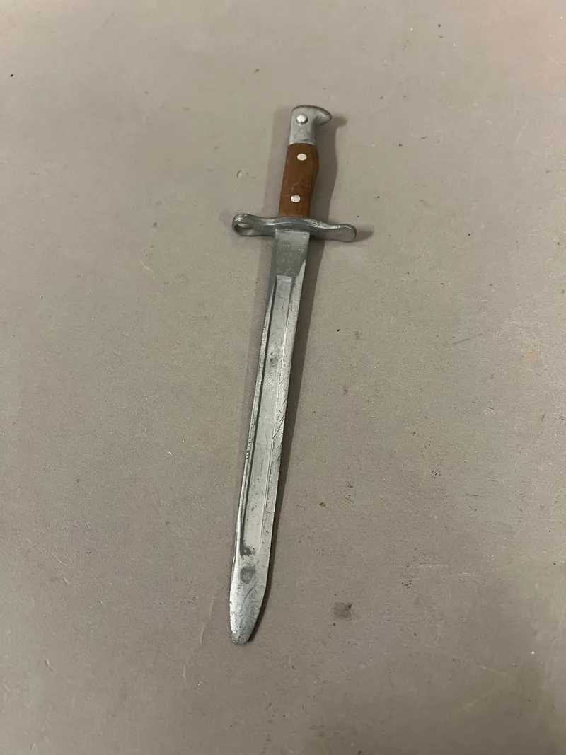 Brevkniv i form af bajonet