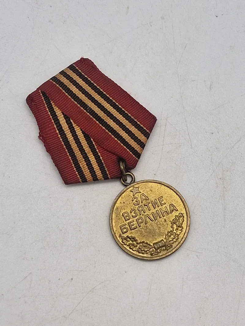 Original The Medal "For the Capture of Berlin" (Russian: Медаль «За взятие Берлина»)