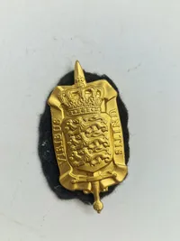 Lot danske regiments mærker