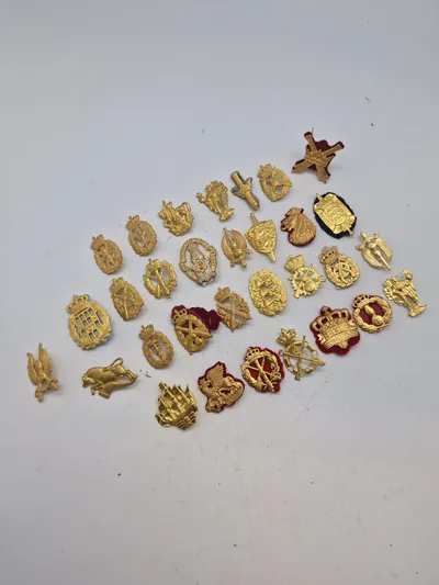 Lot danske regiments mærker