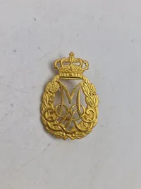 Lot diverse danske regiments mærker mm.