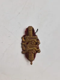 Lot diverse danske regiments mærker mm.