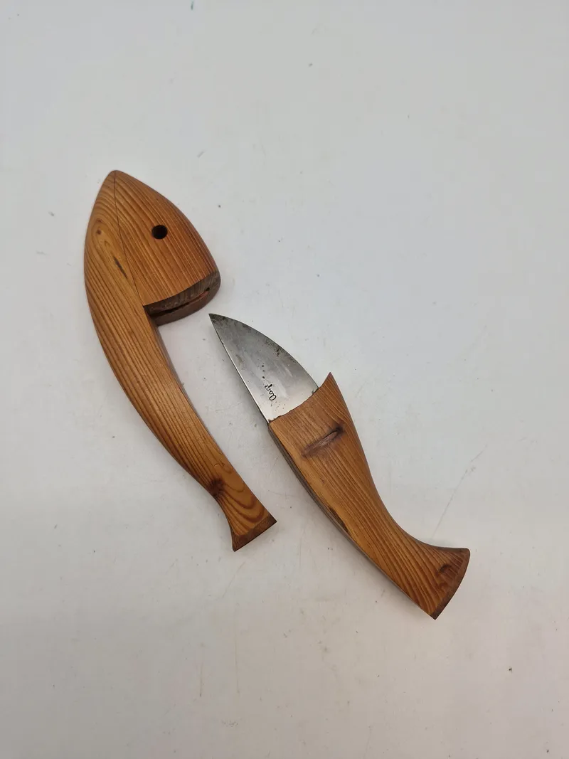 Grønlandsk kniv i form af fisk